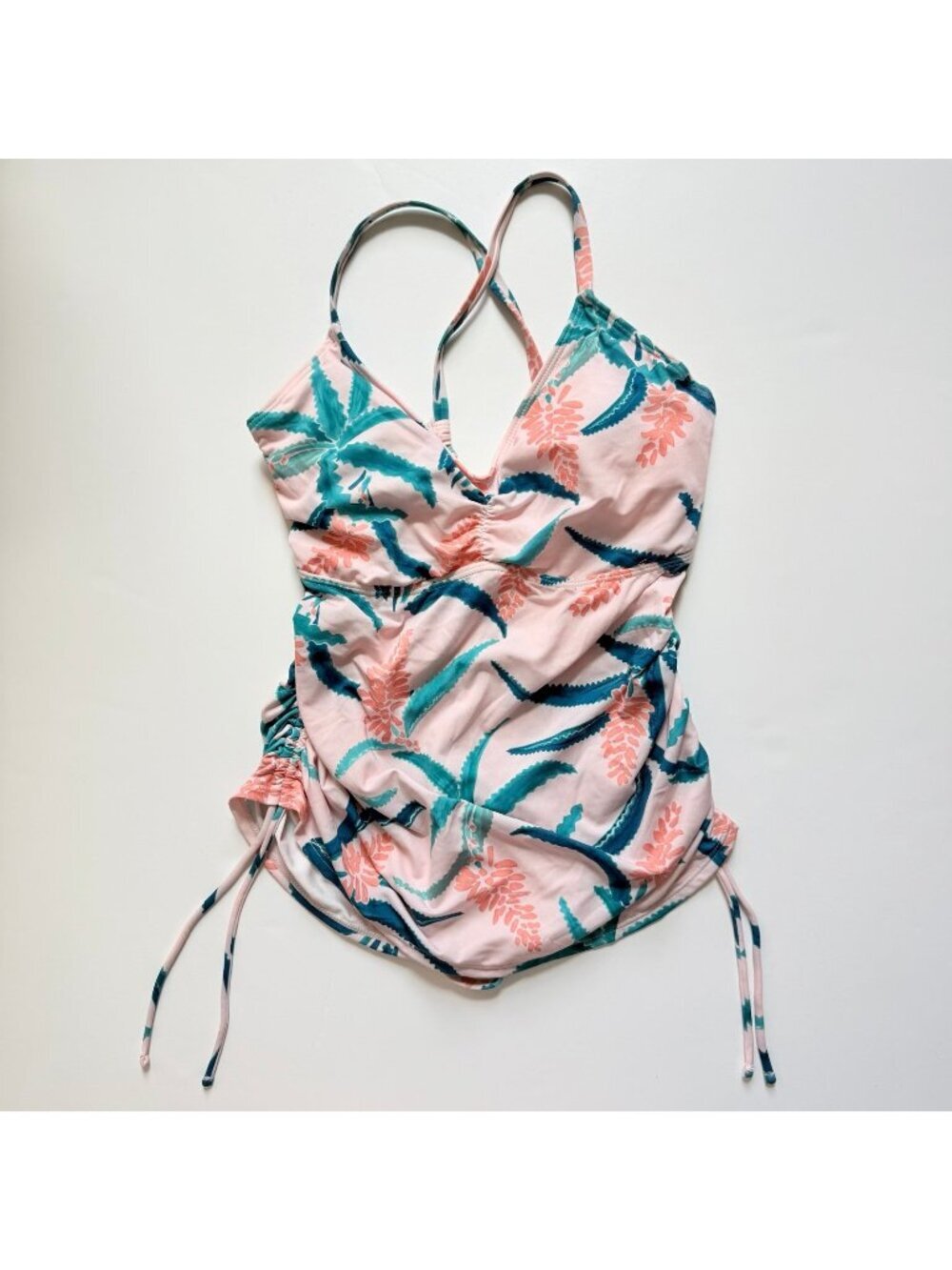 NWOT Carve Designs Camari Tankini Top in the Aloe print 34D